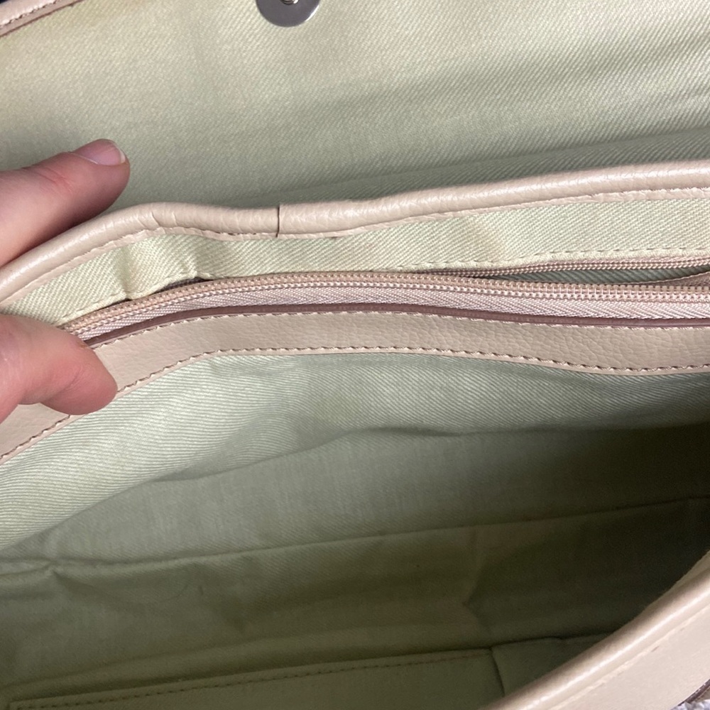 Rello Cream Leather Bag💕 - Picture 9 of 11